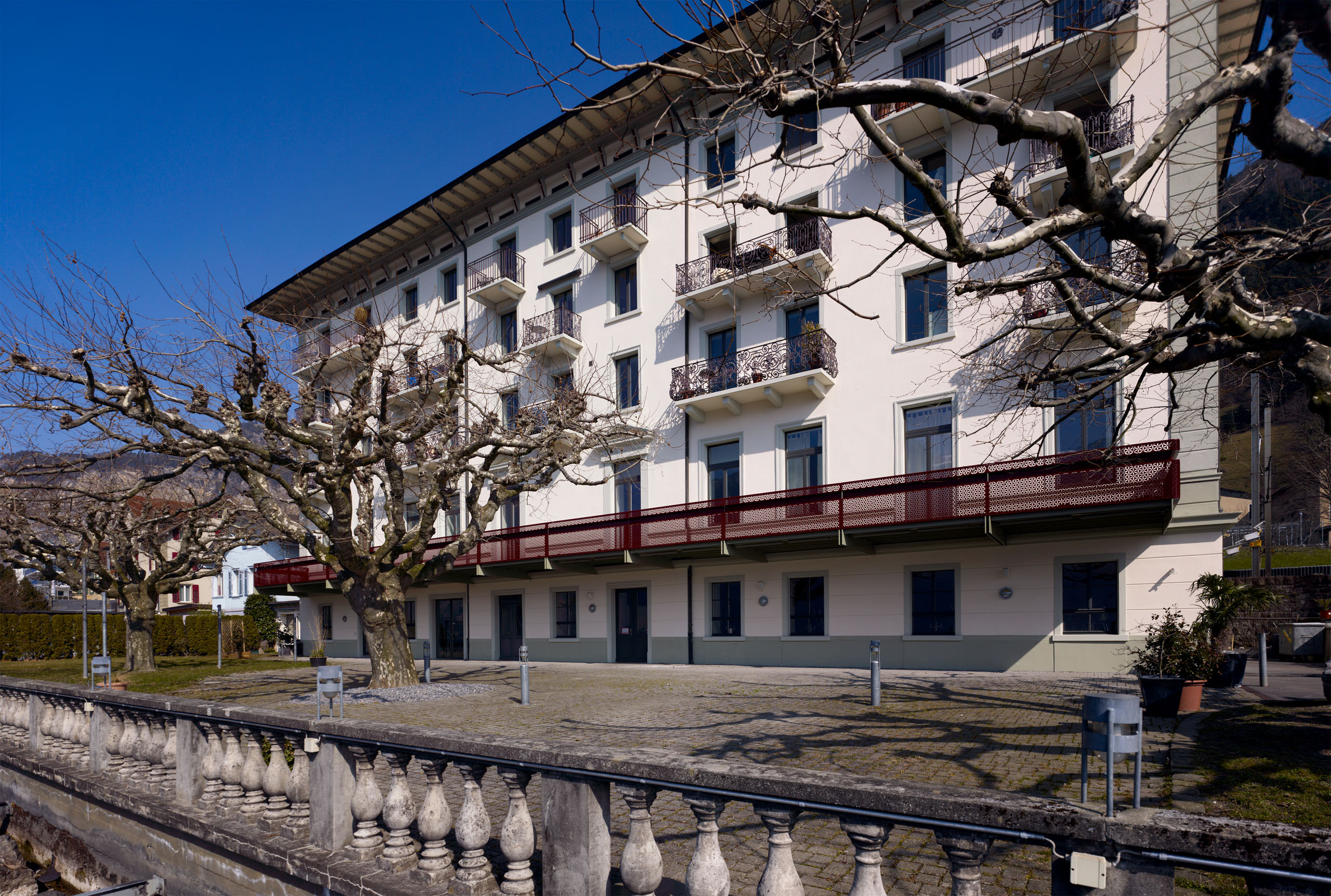 E10301 028296p j2560